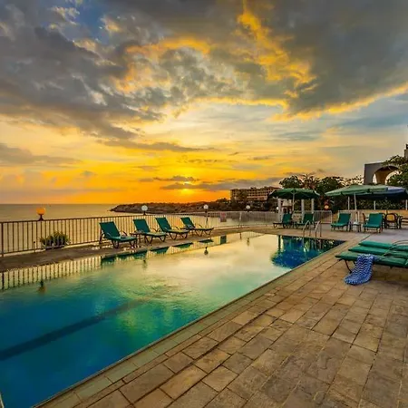 Βίλα Sleeps 14 With Pool Air Con And Wifi Πέγεια