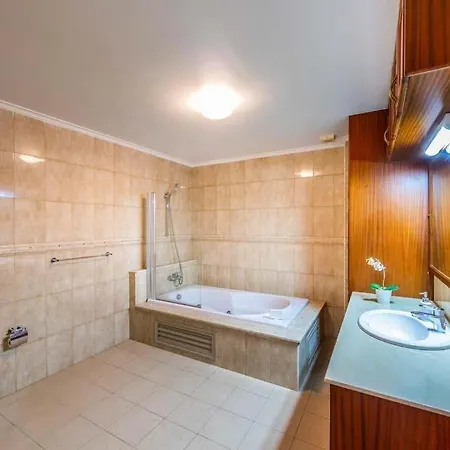 Sleeps 14 With Pool Air Con And Wifi Вилла