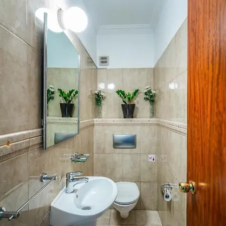 Вилла Sleeps 14 With Pool Air Con And Wifi *