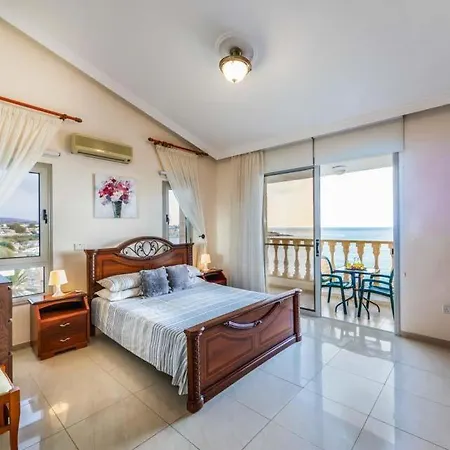 Βίλα Sleeps 14 With Pool Air Con And Wifi Πέγεια